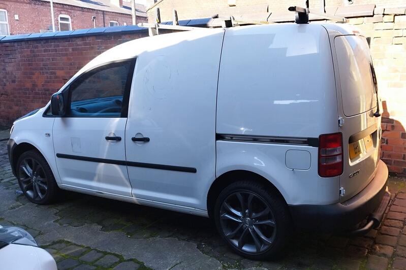 VOLKSWAGEN CADDY