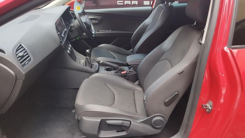 SEAT LEON