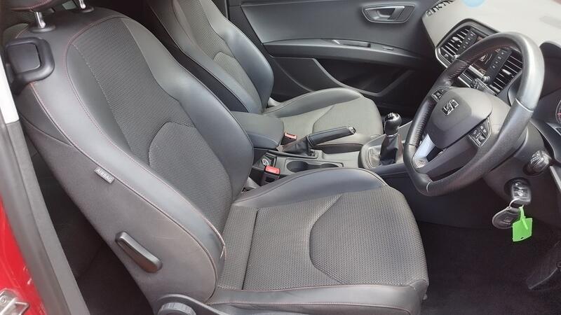 SEAT LEON