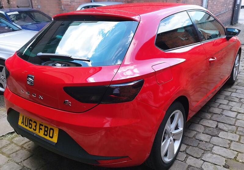 SEAT LEON