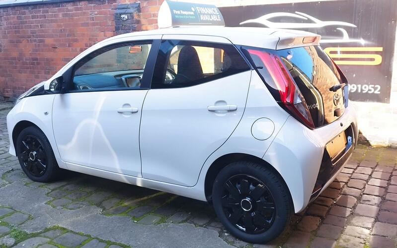 TOYOTA AYGO