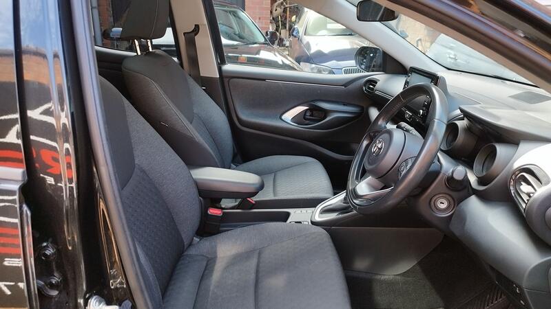 TOYOTA YARIS