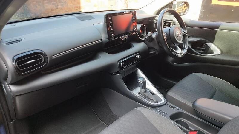 TOYOTA YARIS