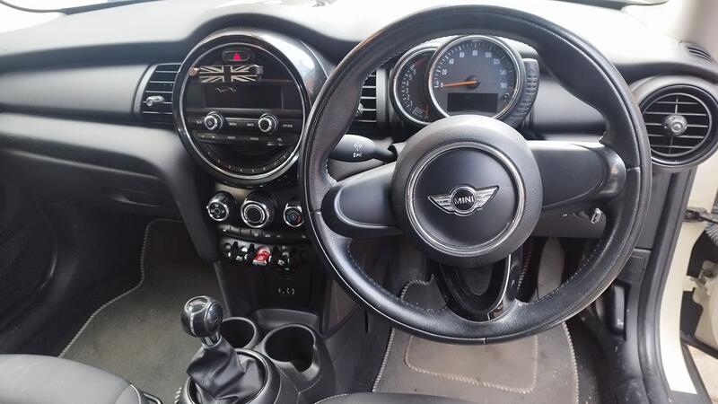 MINI HATCH
