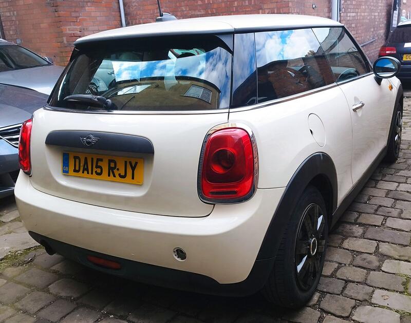MINI HATCH