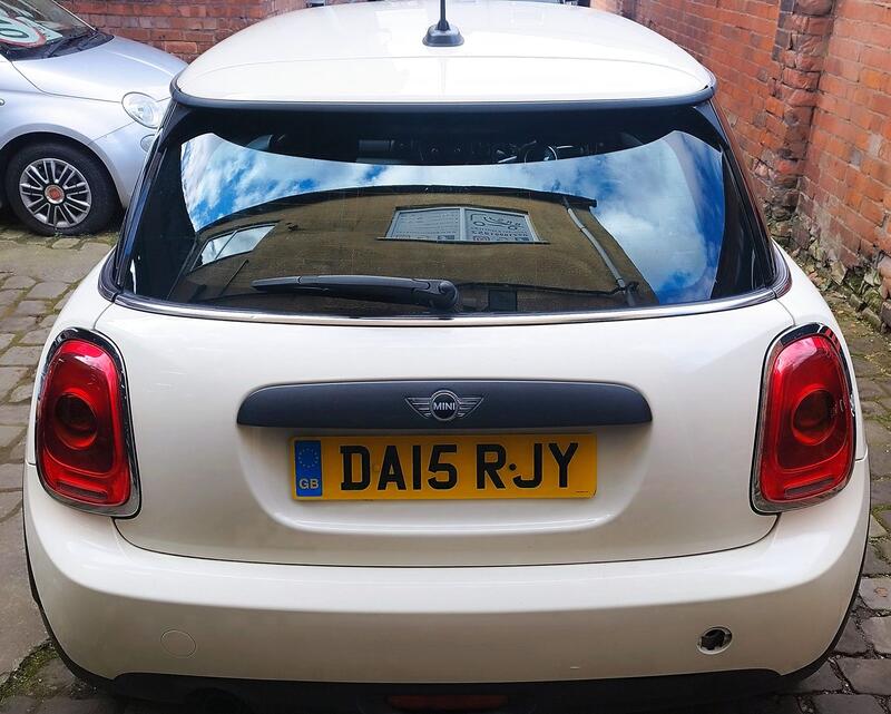 MINI HATCH
