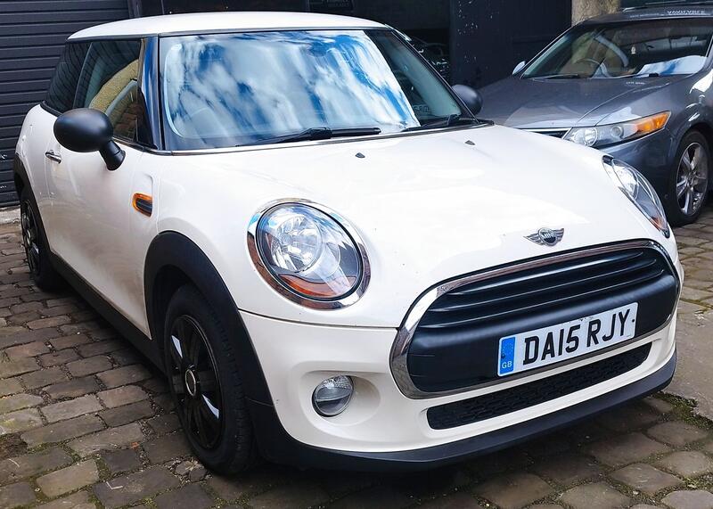 MINI HATCH