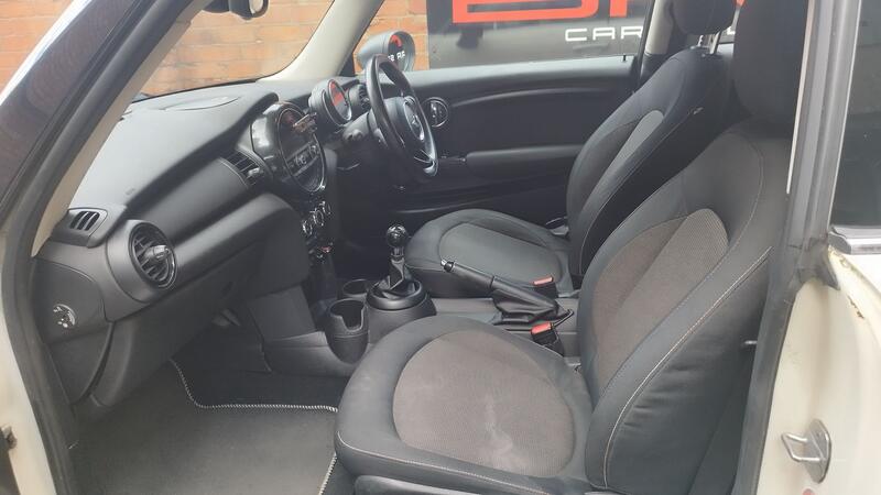 MINI HATCH