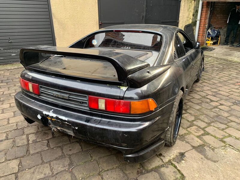 TOYOTA MR2