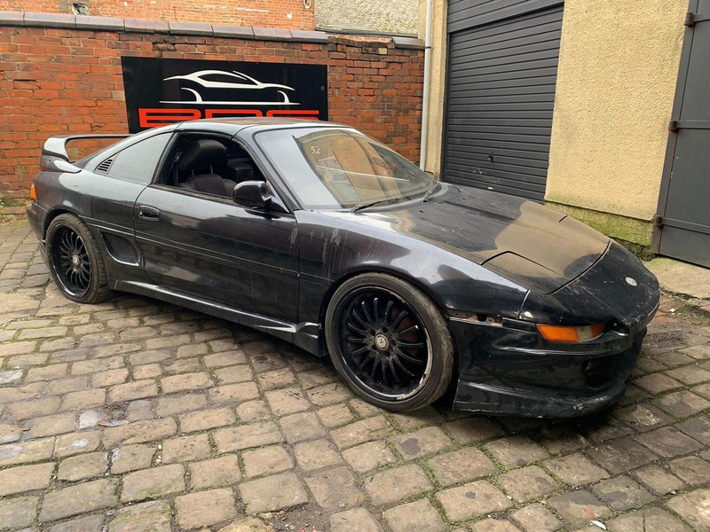 TOYOTA MR2
