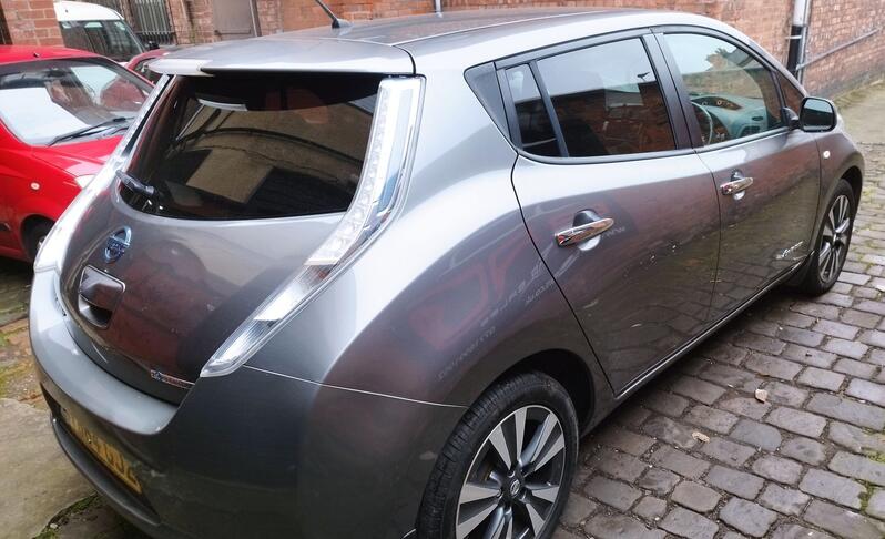 NISSAN LEAF